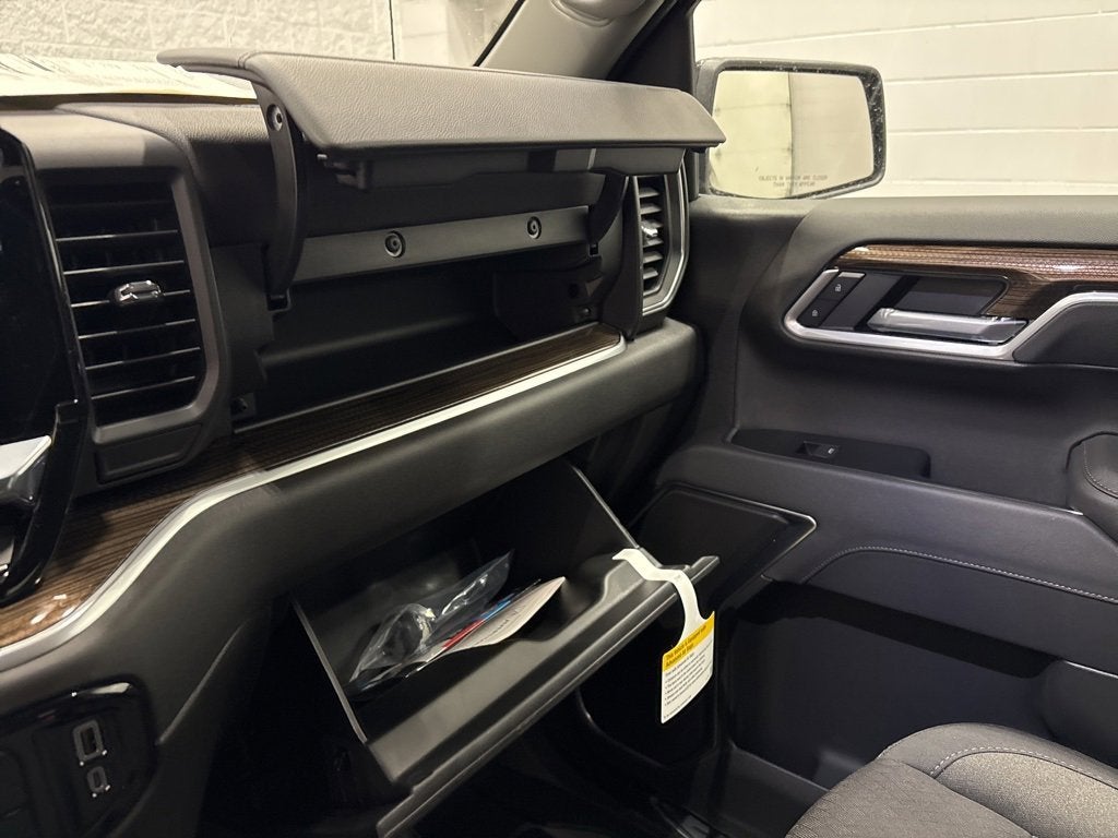 2026 Chevrolet Silverado 1500 RST Crew Cab Short Box 4WD