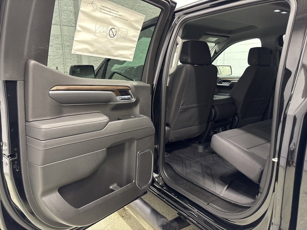 2026 Chevrolet Silverado 1500 RST Crew Cab Short Box 4WD