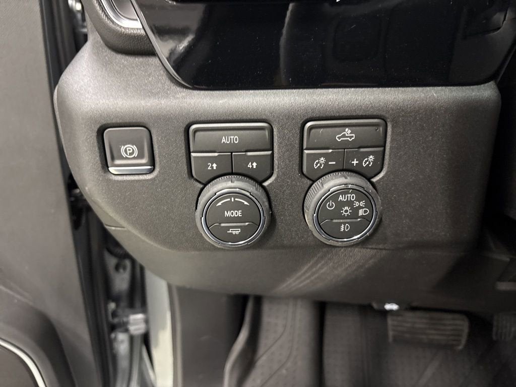2026 Chevrolet Silverado 1500 RST Crew Cab Short Box 4WD