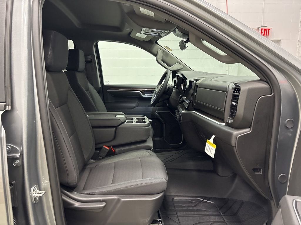 2026 Chevrolet Silverado 1500 RST Crew Cab Short Box 4WD