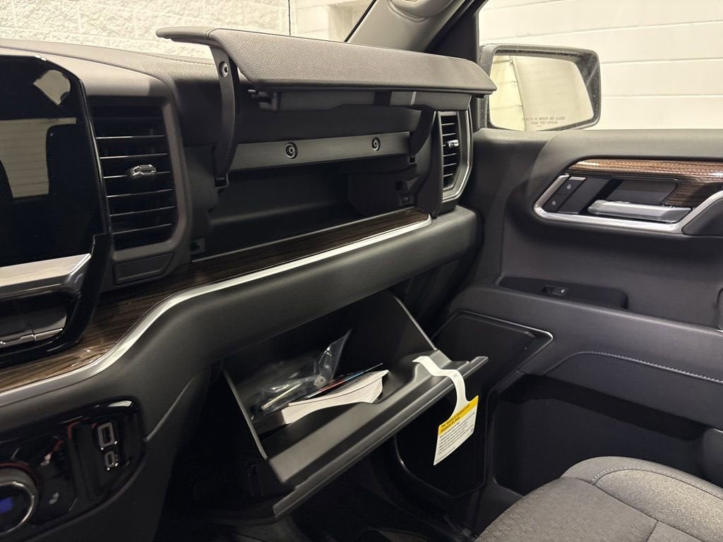 2026 Chevrolet Silverado 1500 RST Crew Cab Short Box 4WD