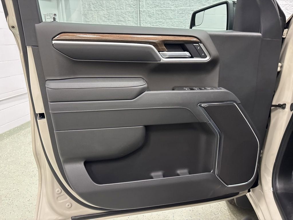 2026 Chevrolet Silverado 1500 RST Crew Cab Short Box 4WD