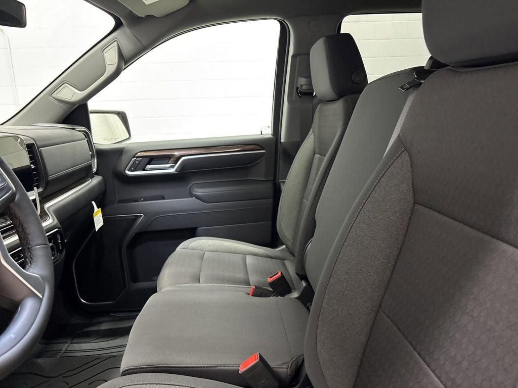 2026 Chevrolet Silverado 1500 RST Crew Cab Short Box 4WD
