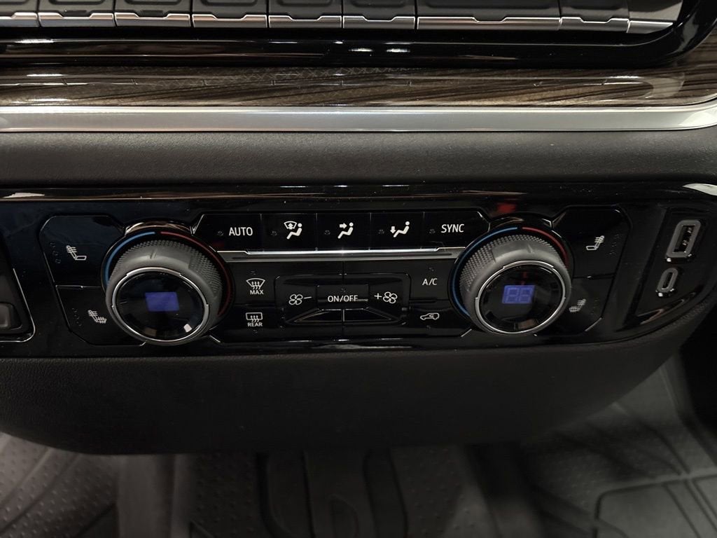 2026 Chevrolet Silverado 1500 RST Crew Cab Short Box 4WD