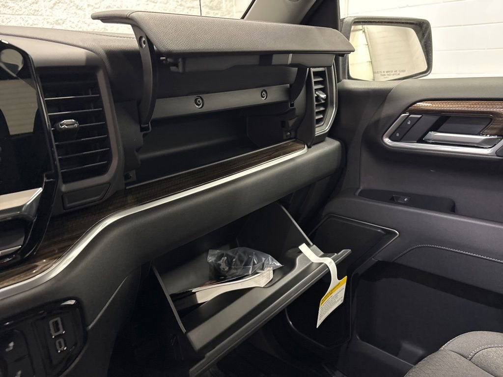 2026 Chevrolet Silverado 1500 RST Crew Cab Short Box 4WD