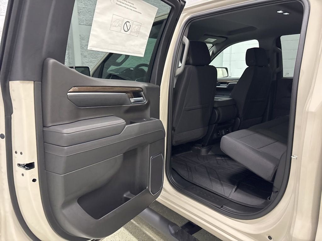 2026 Chevrolet Silverado 1500 RST Crew Cab Short Box 4WD