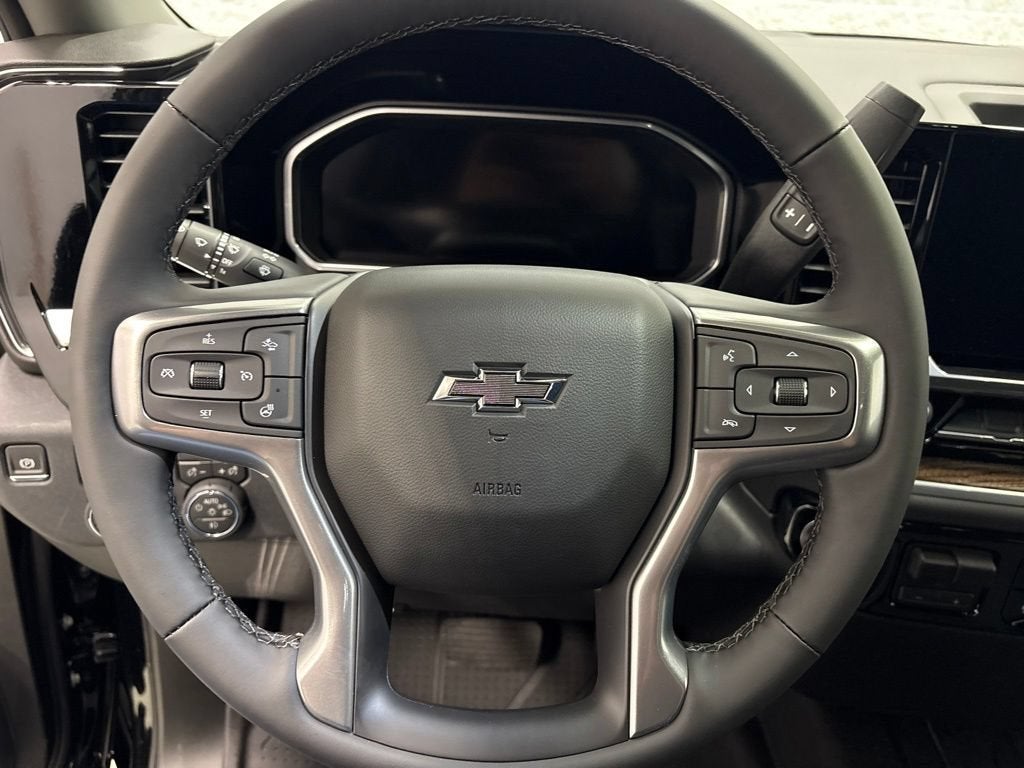 2026 Chevrolet Silverado 1500 RST Crew Cab Short Box 4WD