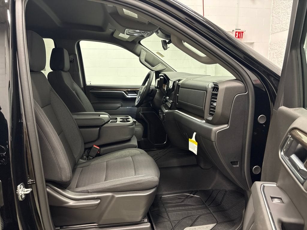 2026 Chevrolet Silverado 1500 RST Crew Cab Short Box 4WD