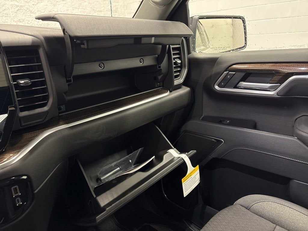 2026 Chevrolet Silverado 1500 RST Crew Cab Short Box 4WD