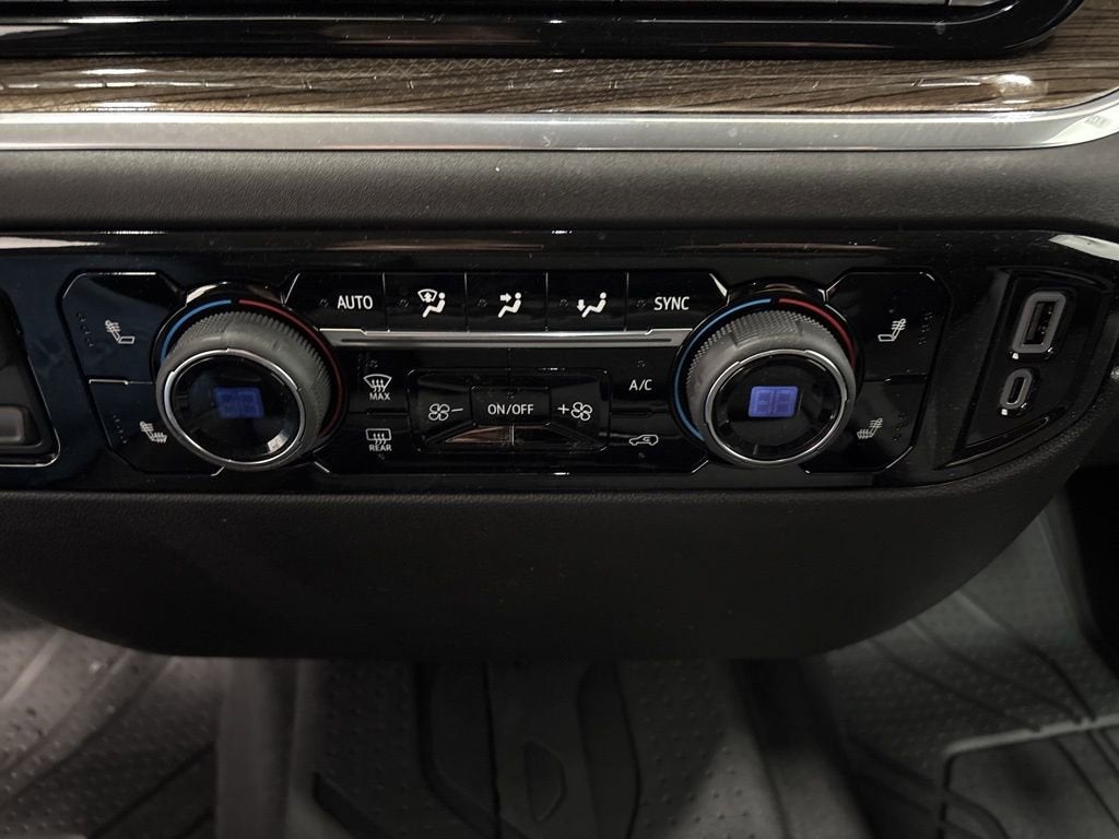 2026 Chevrolet Silverado 1500 RST Crew Cab Short Box 4WD