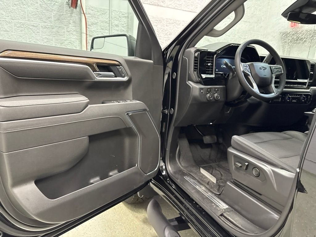 2026 Chevrolet Silverado 1500 RST Crew Cab Short Box 4WD