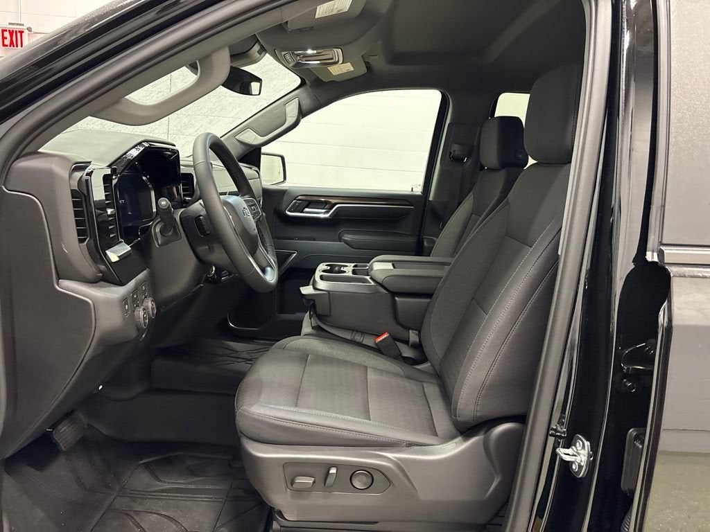 2026 Chevrolet Silverado 1500 RST Crew Cab Short Box 4WD