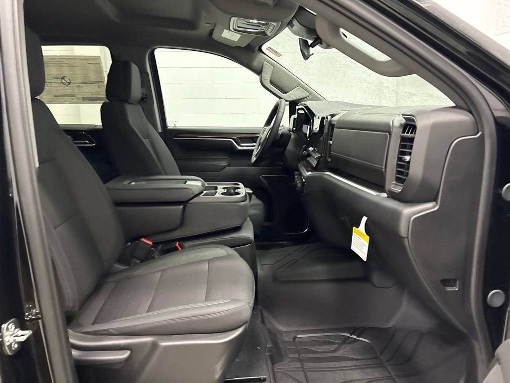 2026 Chevrolet Silverado 1500 RST Crew Cab Short Box 4WD