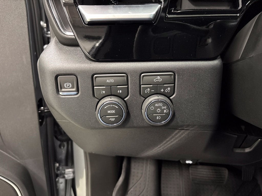 2026 Chevrolet Silverado 1500 RST Crew Cab Short Box 4WD