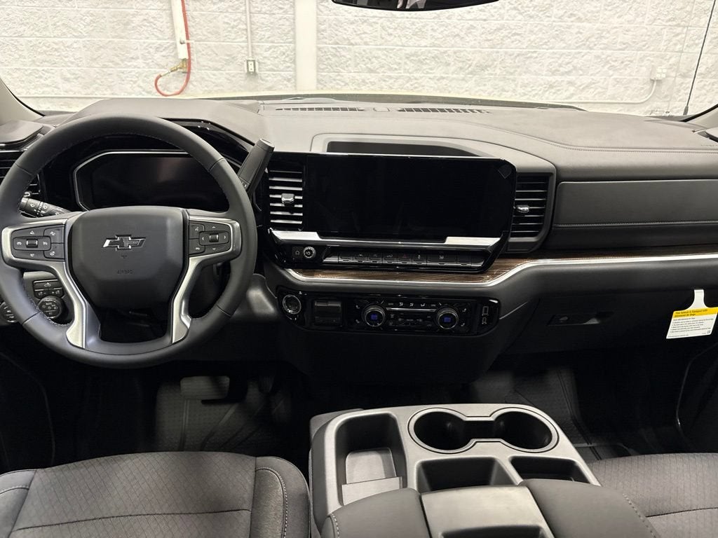 2026 Chevrolet Silverado 1500 RST Crew Cab Short Box 4WD