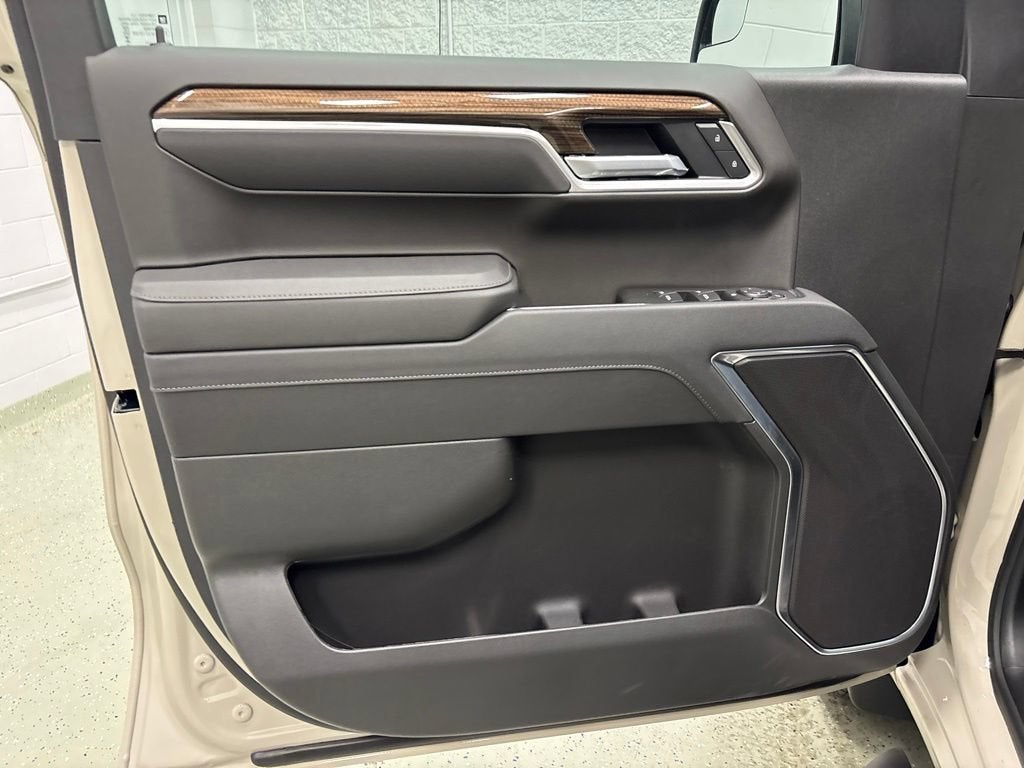 2026 Chevrolet Silverado 1500 RST Crew Cab Short Box 4WD
