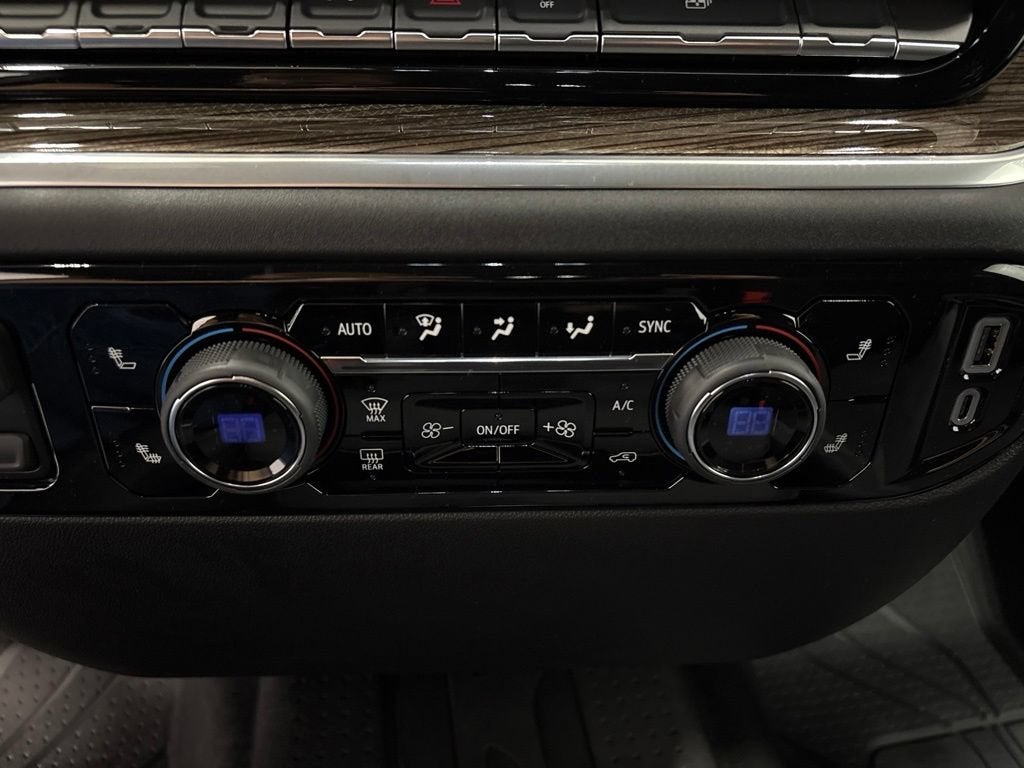 2026 Chevrolet Silverado 1500 RST Crew Cab Short Box 4WD