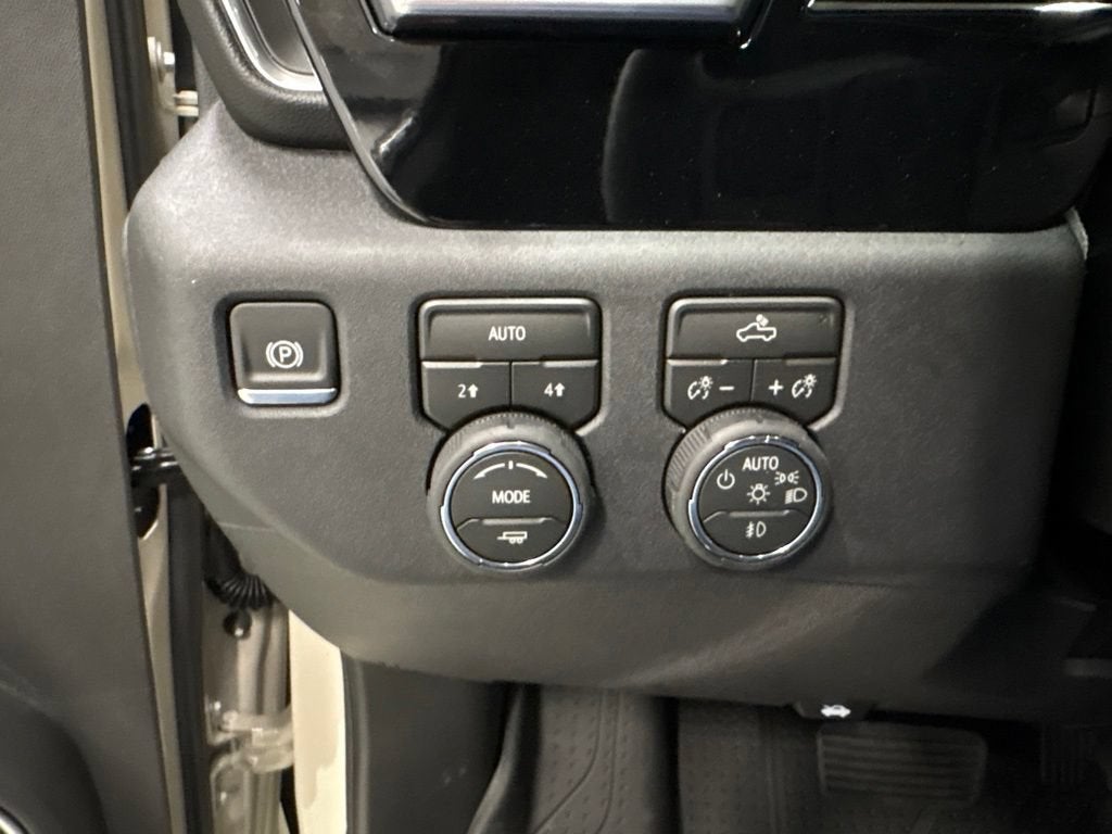 2026 Chevrolet Silverado 1500 RST Crew Cab Short Box 4WD