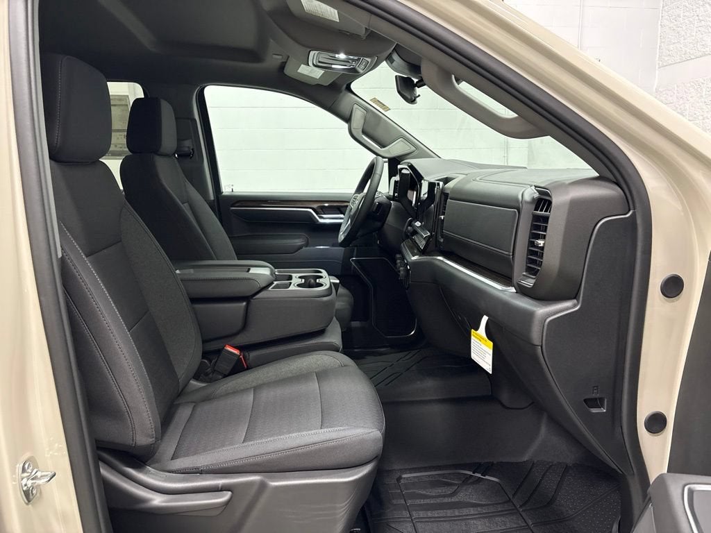 2026 Chevrolet Silverado 1500 RST Crew Cab Short Box 4WD