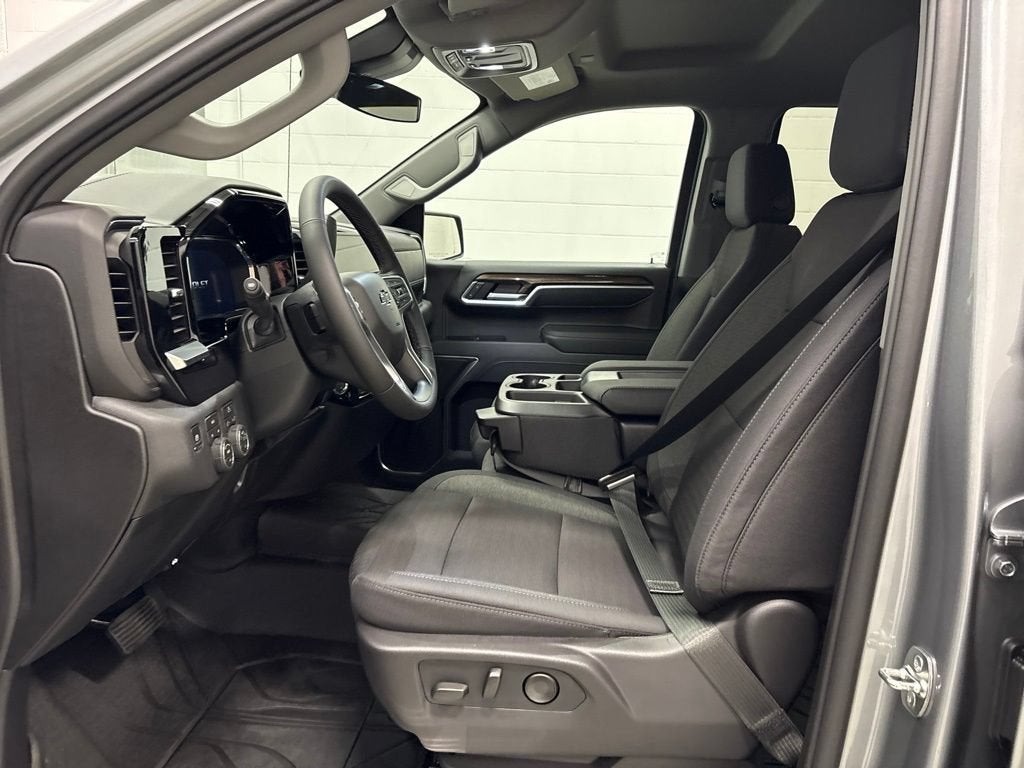 2026 Chevrolet Silverado 1500 RST Crew Cab Short Box 4WD