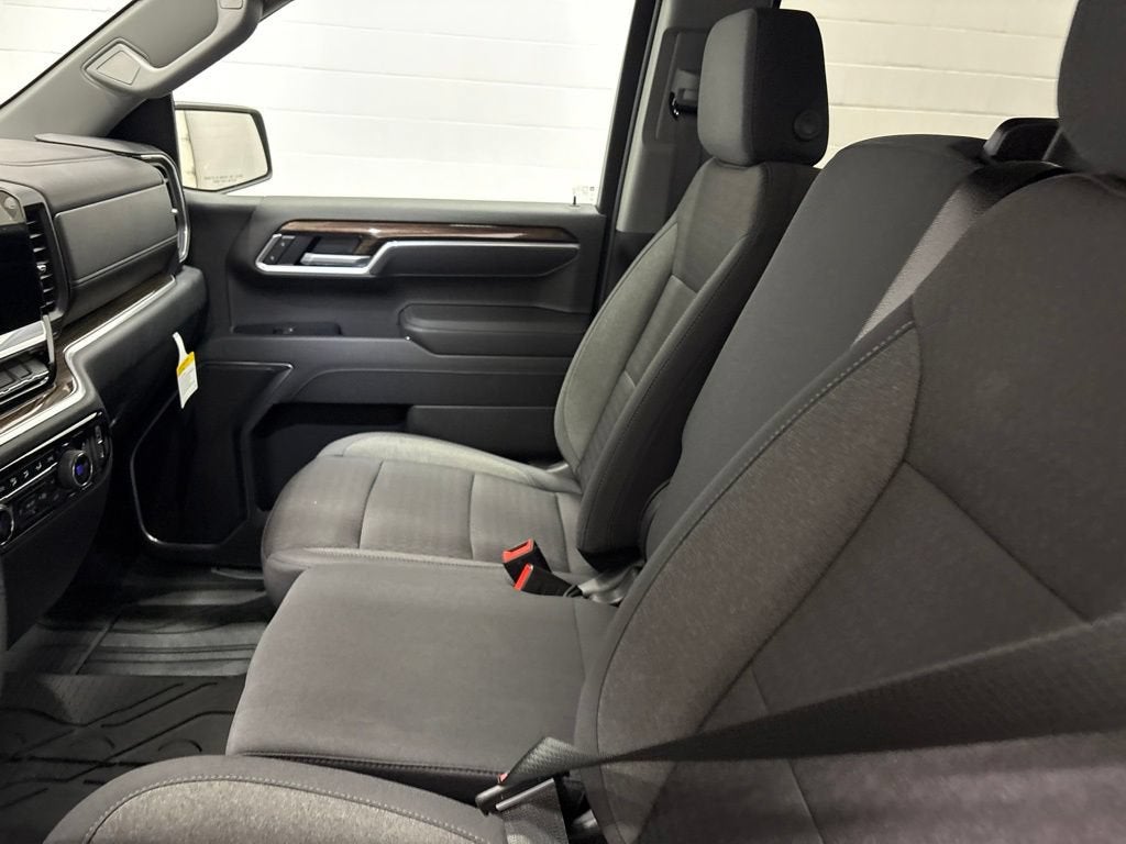 2026 Chevrolet Silverado 1500 RST Crew Cab Short Box 4WD