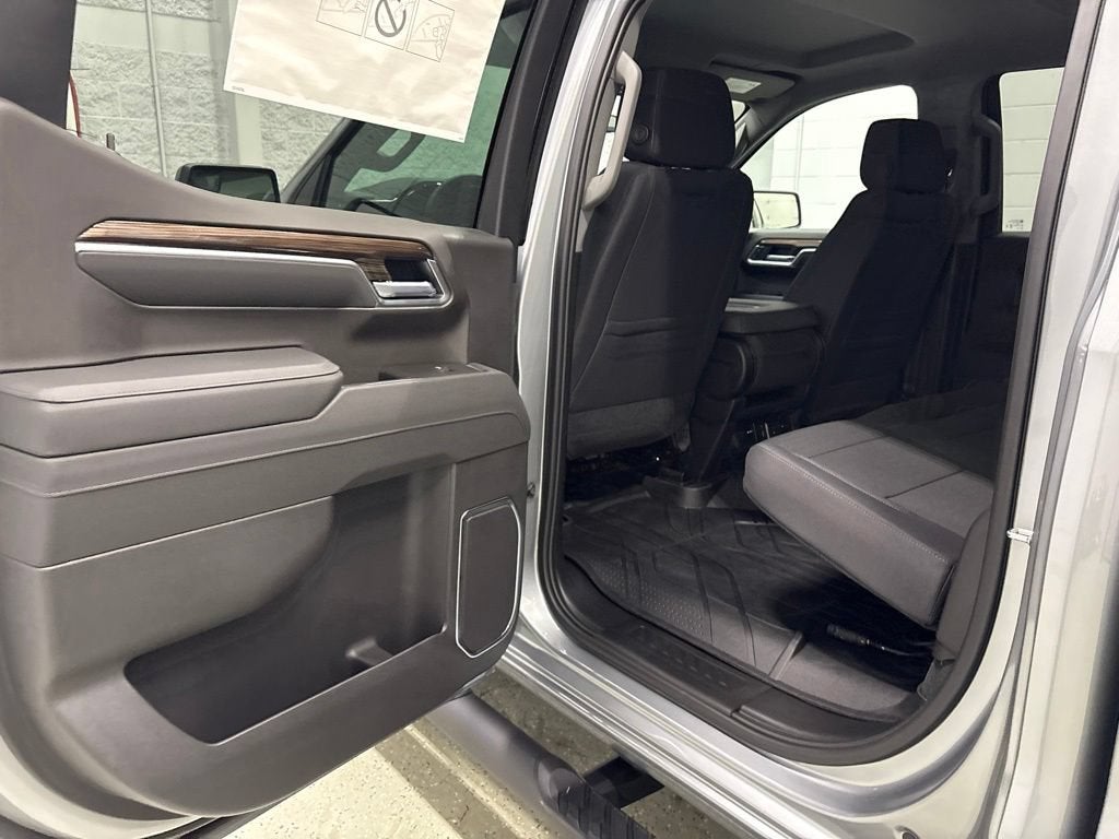 2026 Chevrolet Silverado 1500 RST Crew Cab Short Box 4WD