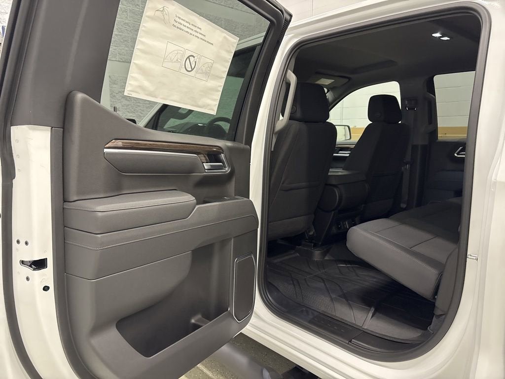 2026 Chevrolet Silverado 1500 RST Crew Cab Short Box 4WD