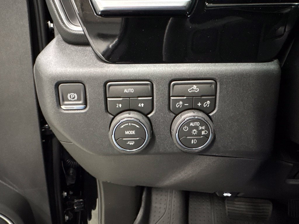 2026 Chevrolet Silverado 1500 RST Crew Cab Short Box 4WD