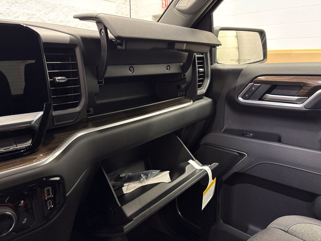 2026 Chevrolet Silverado 1500 RST Crew Cab Short Box 4WD