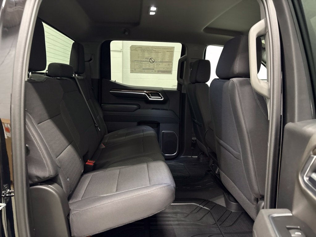 2026 Chevrolet Silverado 1500 RST Crew Cab Short Box 4WD