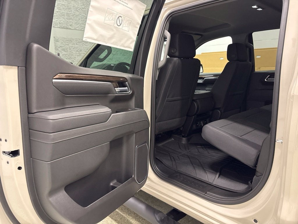 2026 Chevrolet Silverado 1500 RST Crew Cab Short Box 4WD
