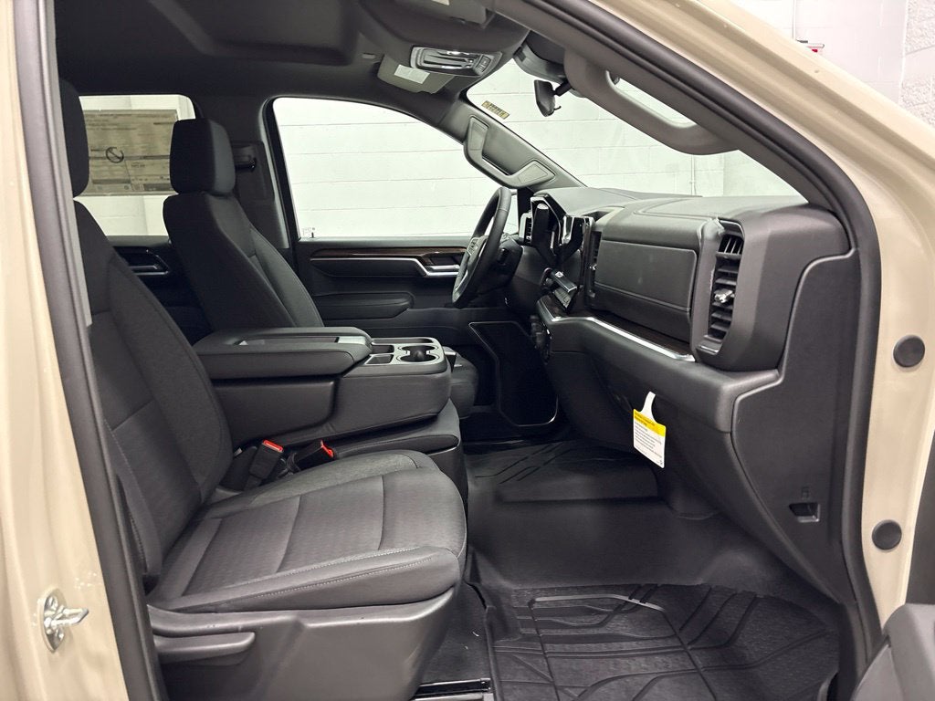 2026 Chevrolet Silverado 1500 RST Crew Cab Short Box 4WD