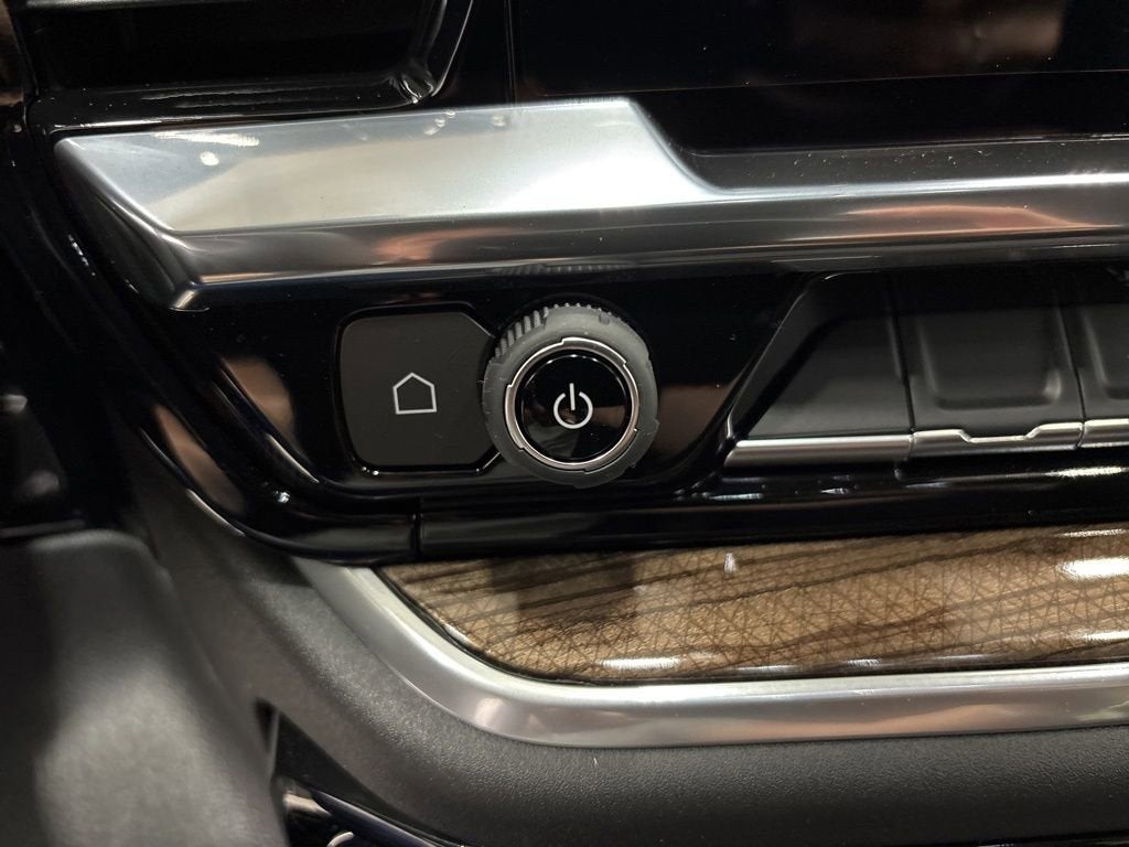2026 Chevrolet Silverado 1500 RST Crew Cab Short Box 4WD