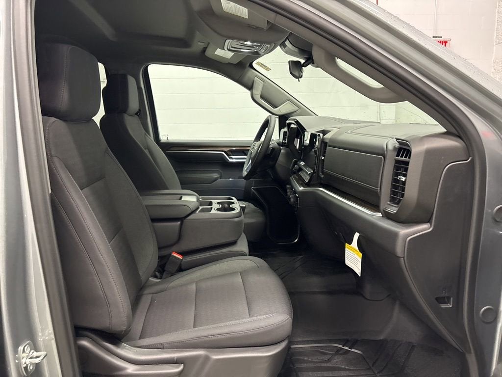 2026 Chevrolet Silverado 1500 RST Crew Cab Short Box 4WD
