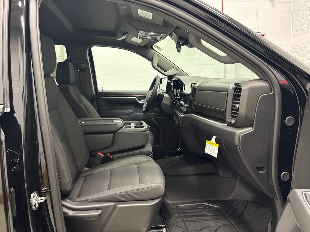 2026 Chevrolet Silverado 1500 RST Crew Cab Short Box 4WD