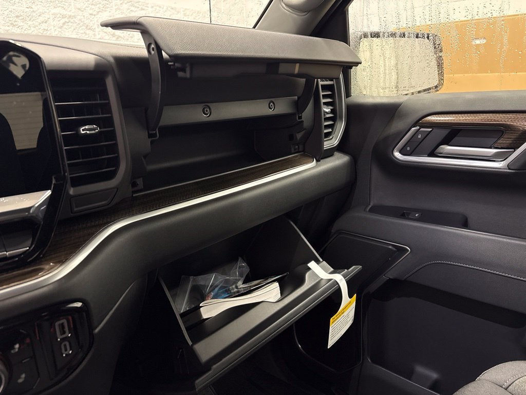 2026 Chevrolet Silverado 1500 RST Crew Cab Short Box 4WD