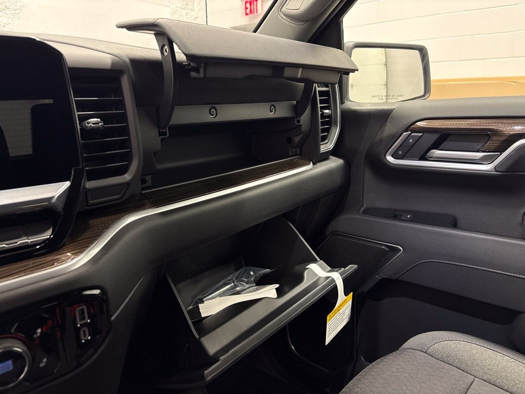 2026 Chevrolet Silverado 1500 RST Crew Cab Short Box 4WD