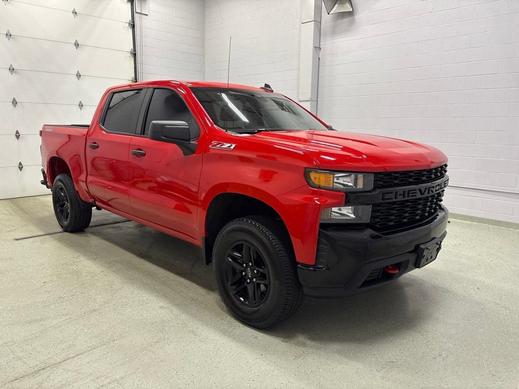 Used 2021 Chevrolet Silverado 1500 Custom with VIN 1GCPYCEH0MZ418731 for sale in Rogers, Minnesota