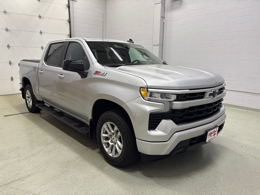 Used 2022 Chevrolet Silverado 1500 RST with VIN 1GCUDEED4NZ557463 for sale in Rogers, Minnesota