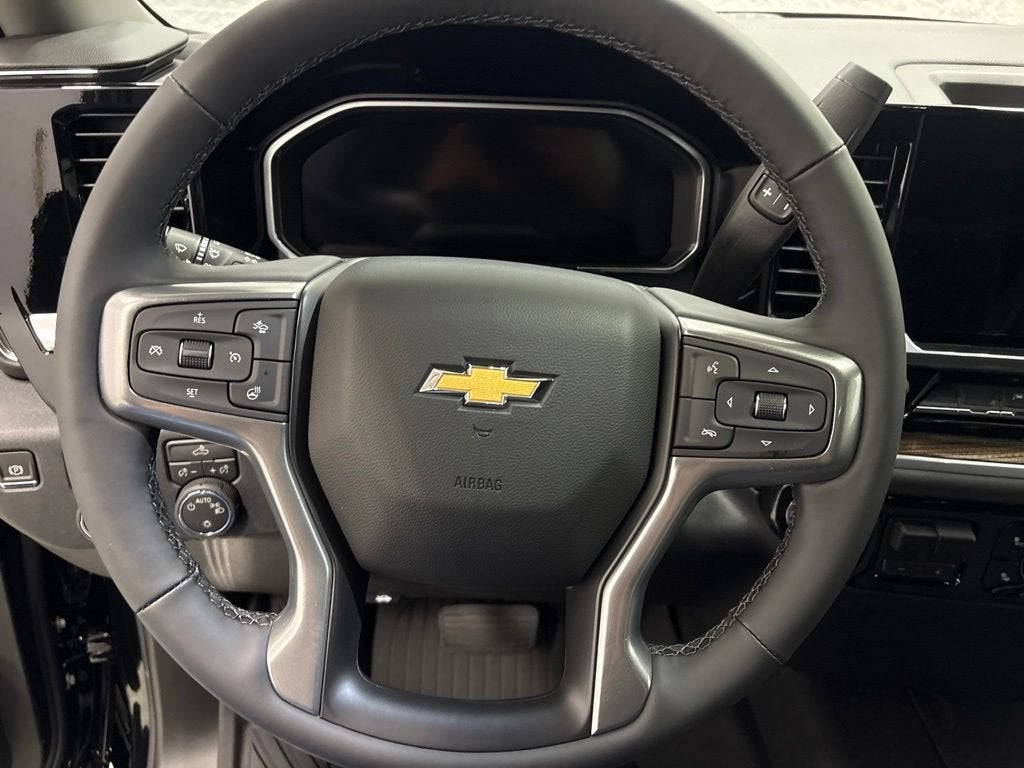 2026 Chevrolet Silverado 1500 LT Crew Cab Standard Box 4WD