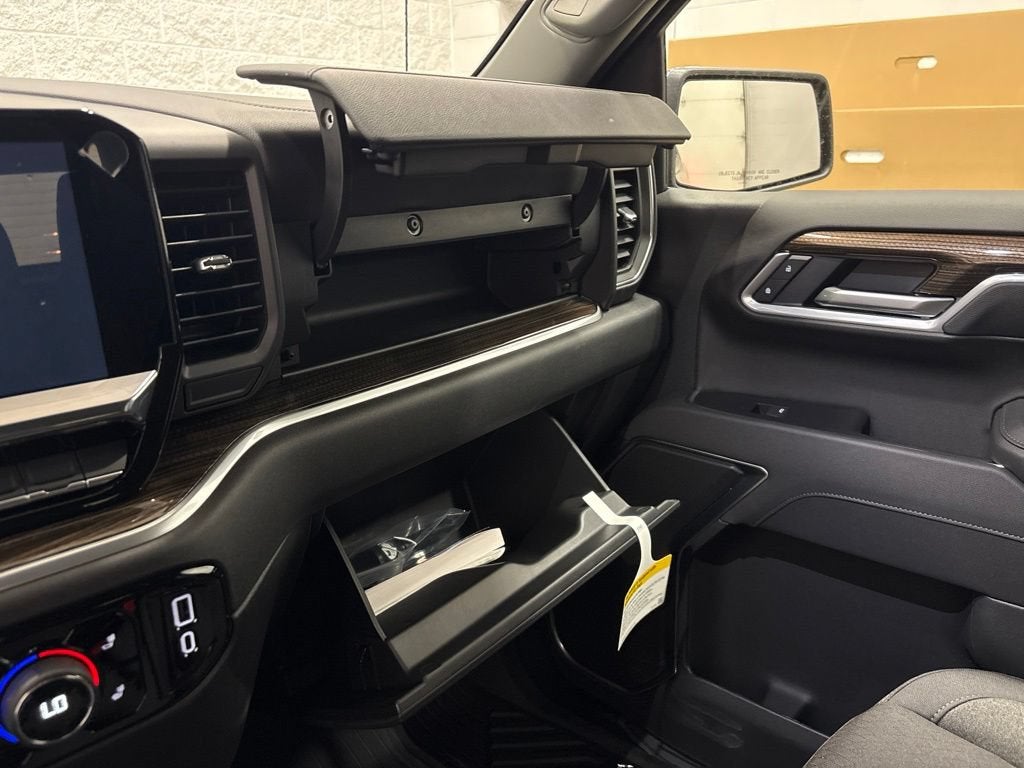2026 Chevrolet Silverado 1500 LT Crew Cab Standard Box 4WD