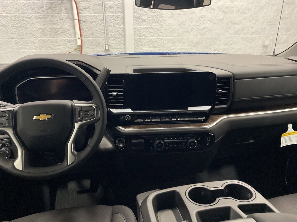 2026 Chevrolet Silverado 1500 LT Crew Cab Short Box 4WD