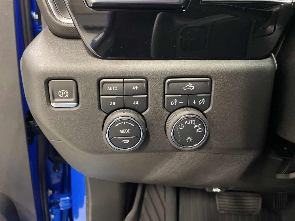 2026 Chevrolet Silverado 1500 LT Crew Cab Short Box 4WD