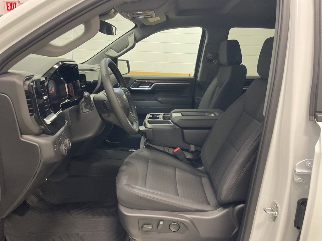 2026 Chevrolet Silverado 1500 LT Crew Cab Short Box 4WD