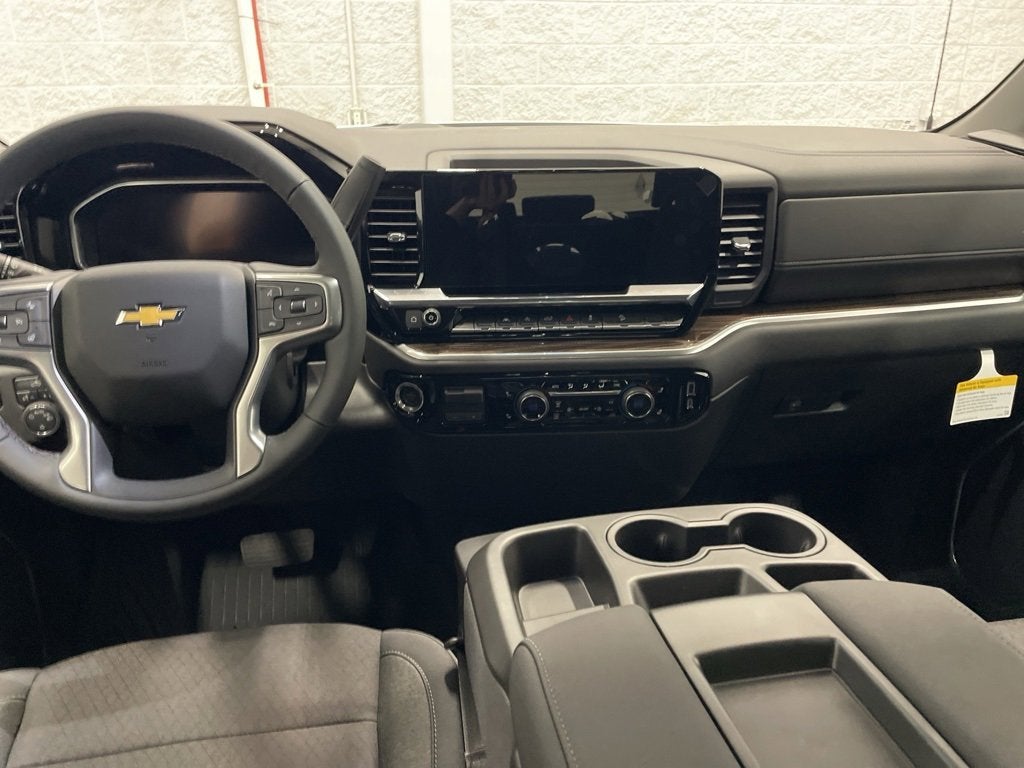 2026 Chevrolet Silverado 1500 LT Crew Cab Short Box 4WD
