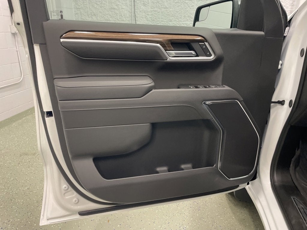 2026 Chevrolet Silverado 1500 LT Crew Cab Short Box 4WD