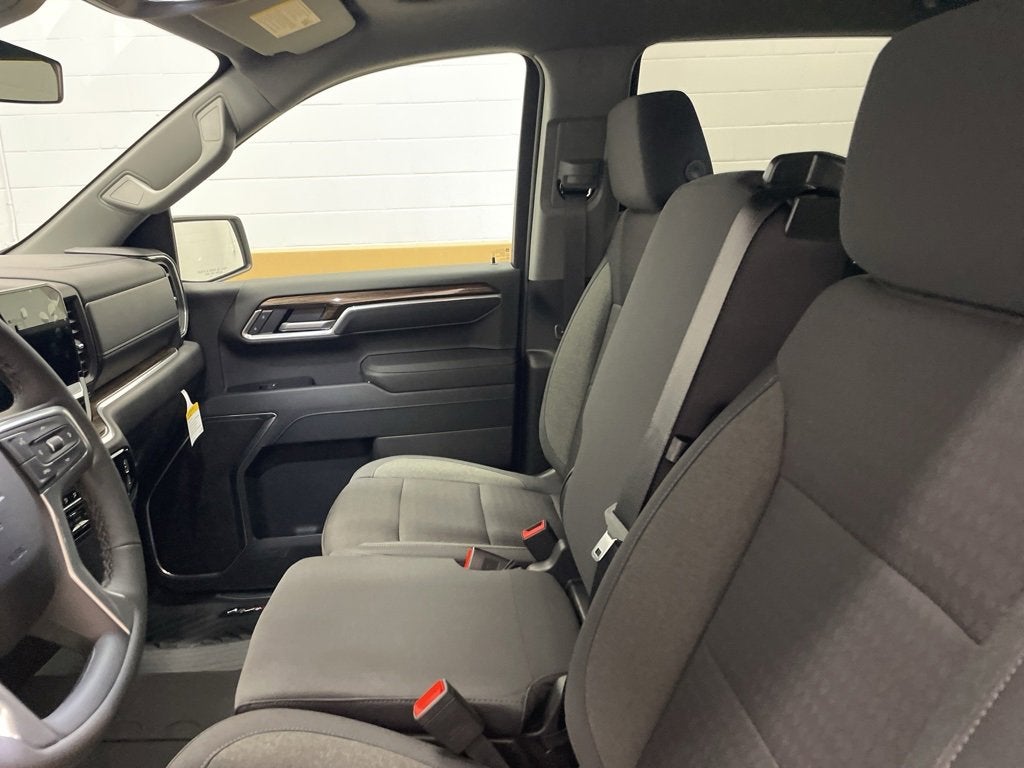 2026 Chevrolet Silverado 1500 LT Crew Cab Short Box 4WD