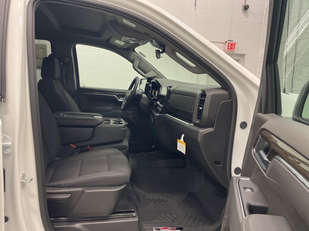 2026 Chevrolet Silverado 1500 LT Crew Cab Short Box 4WD