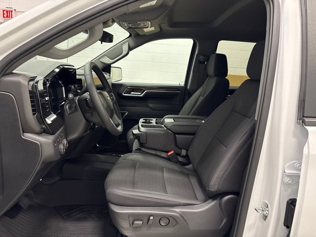 2026 Chevrolet Silverado 1500 LT Crew Cab Standard Box 4WD