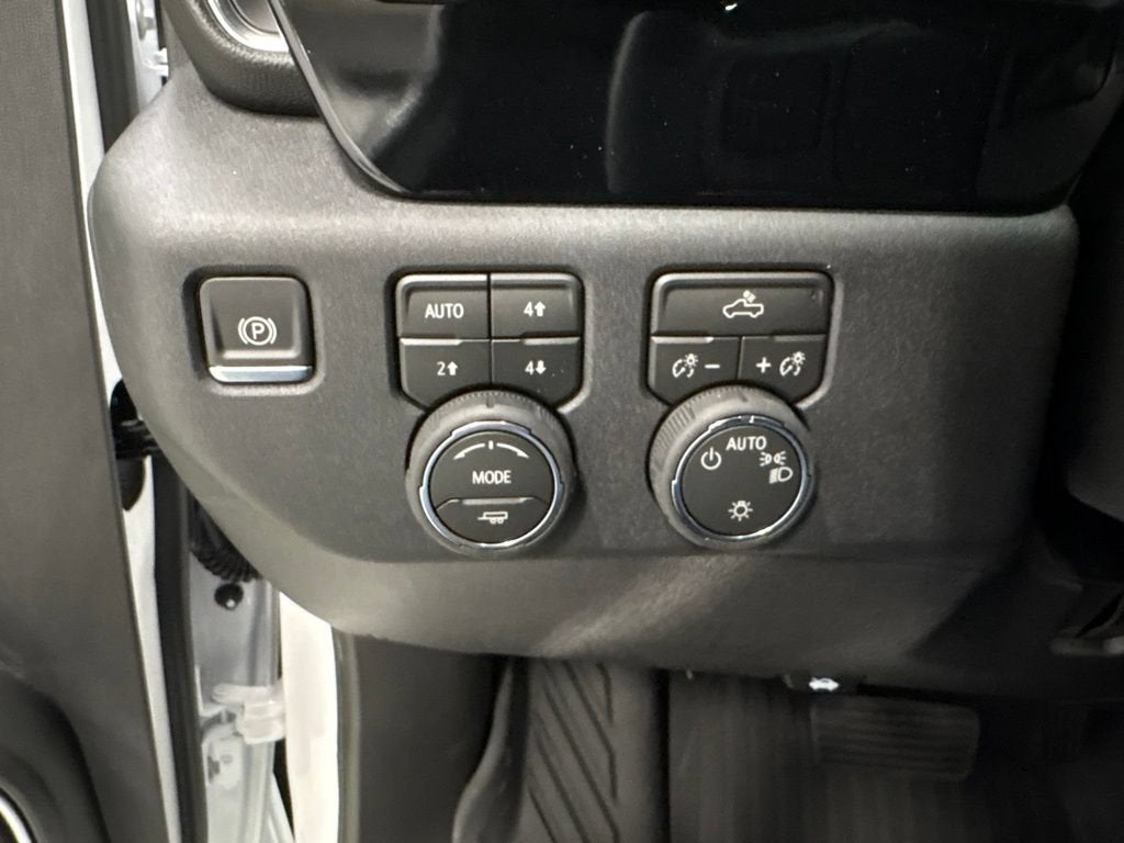 2026 Chevrolet Silverado 1500 LT Crew Cab Standard Box 4WD